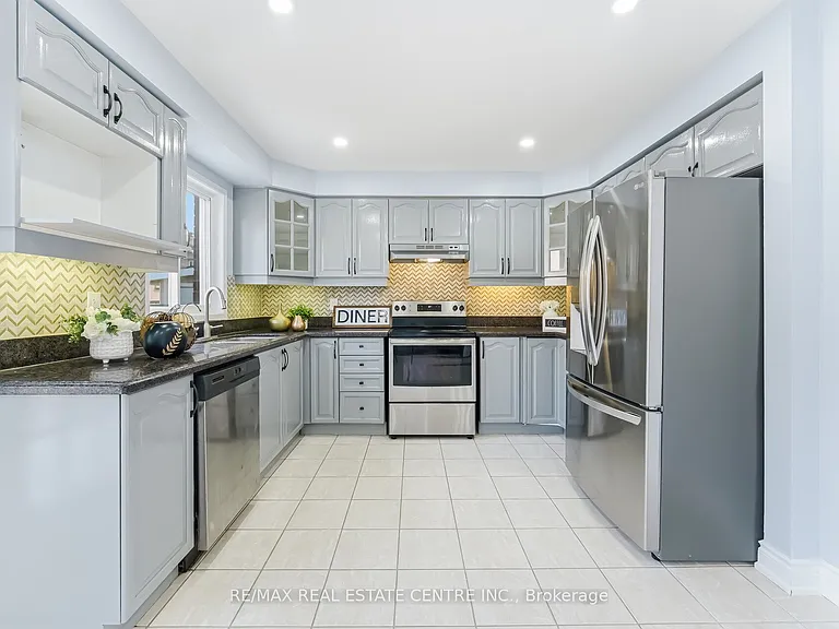 15 Heatherdale Dr — Photo 14