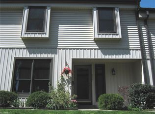 958 Som Center Rd #C3, Mayfield Village, OH 44143