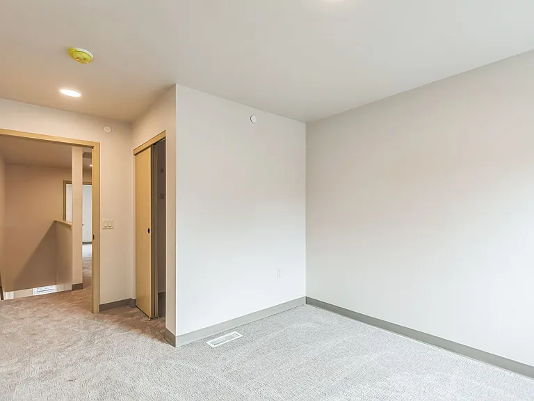 Lindoo School Apartments and Townhomes — Photo 13