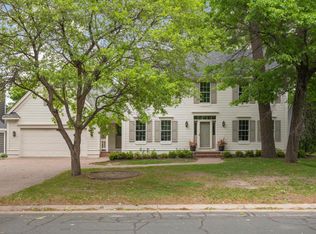 467 Harbor Cir, Shoreview, MN 55126