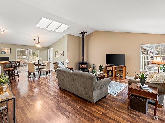 2nd image of 13911 180th Avenue NW