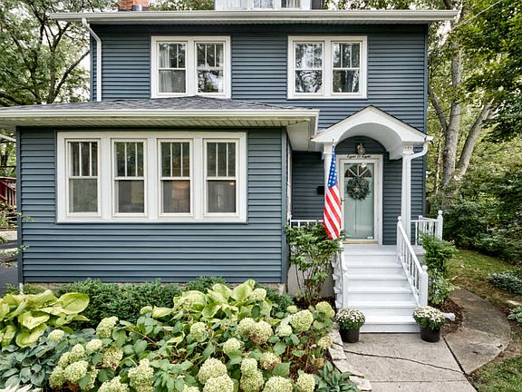 2nd image of 808 E Willow Ave
