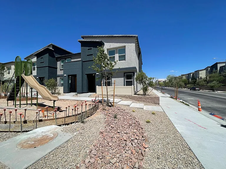 1923 Stanza Vista St — Photo 17