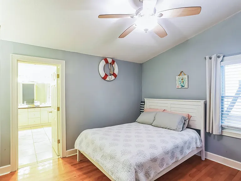 112 Riverview Dr — Photo 1