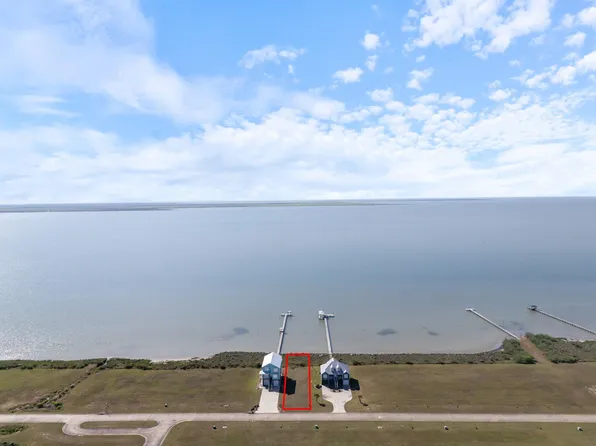 3129 Bay Ridge Dr, Palacios, TX 77465