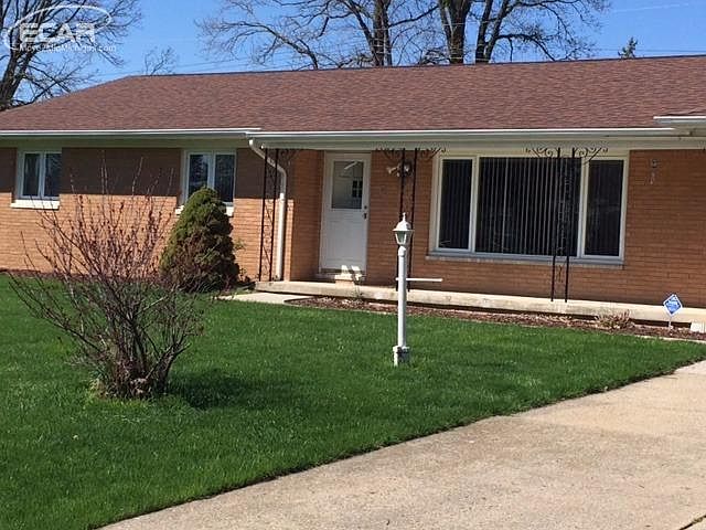 1st image of 2227 Blackthorn Dr