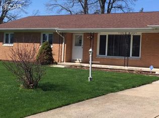 2227 Blackthorn Dr, Burton, MI 48509