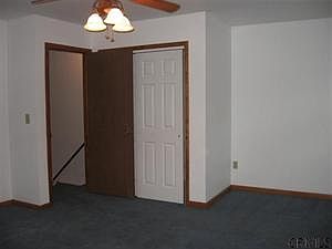 3rd image of 219 Point Of Woods Dr
