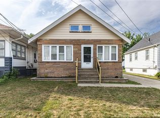 5343 Meadow St, Maple Heights, OH 44137