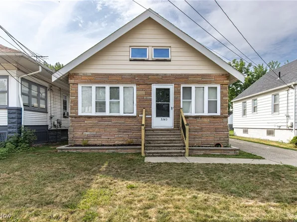 5343 Meadow St, Maple Heights, OH 44137