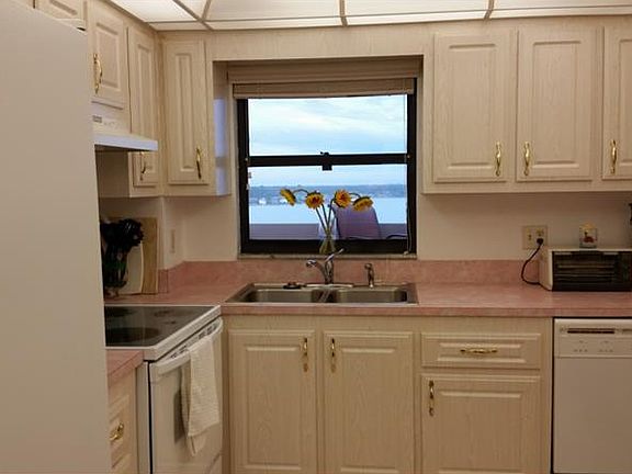 4th image of 1270 Gulf Blvd APT 1906