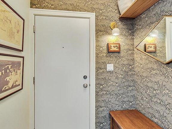 4th image of 1434 W Carmen Ave APT 3