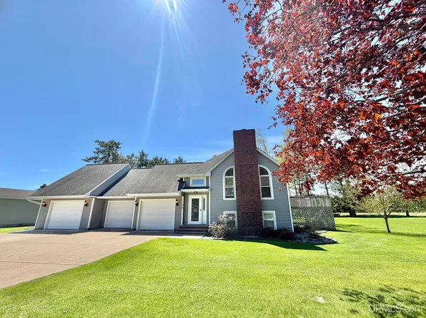120 N Pyle Dr, Kingsford, MI 49802