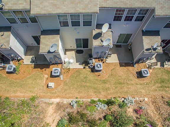 4th image of 2744 Heathrow Dr