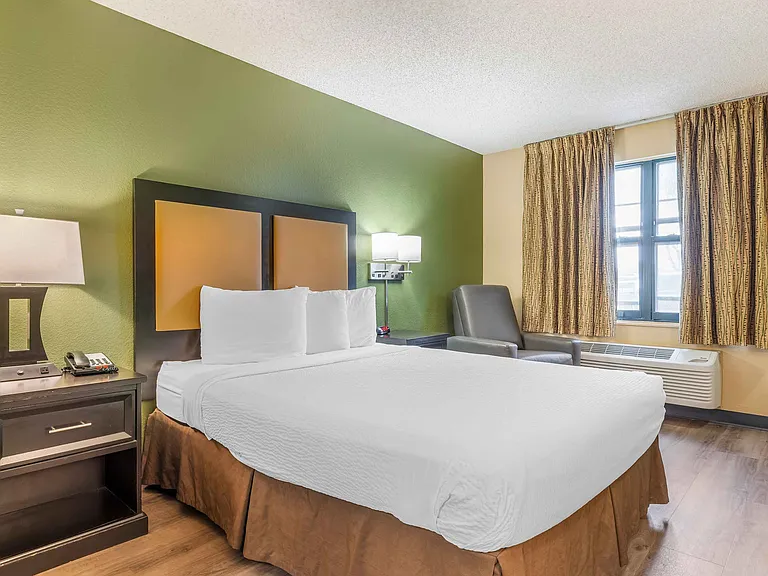 Studio Suite - 1 Queen Bed