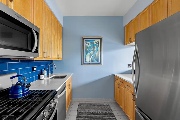 Sold by Compass | media 17