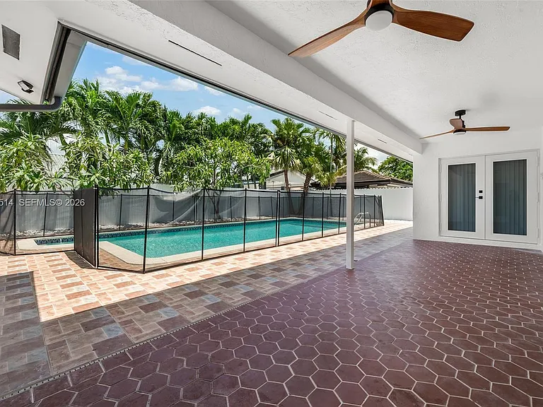 13445 SW 20th Ter — Photo 22