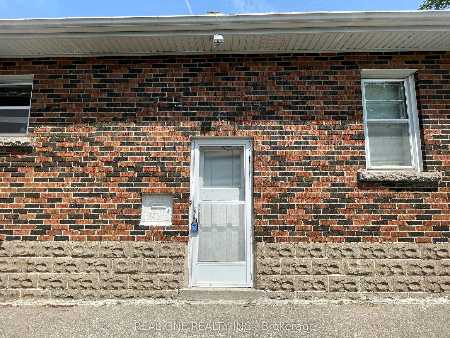 5 bed, $820 — Photo 4