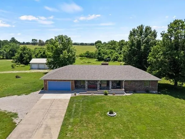 700 E Main St, Odessa, MO 64076