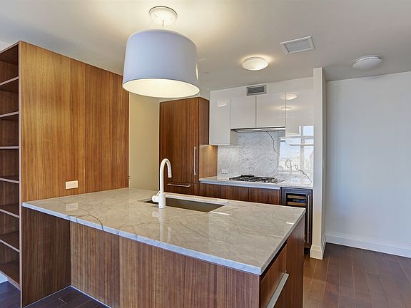 5th image of 35 W 15th St APT 15B
