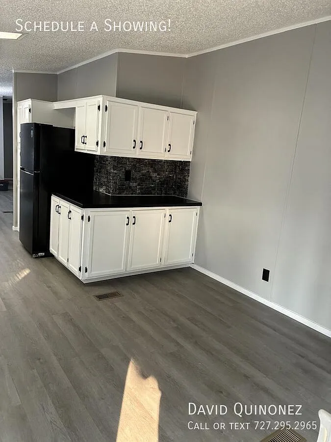 Sales Price $55,999 — Photo 3