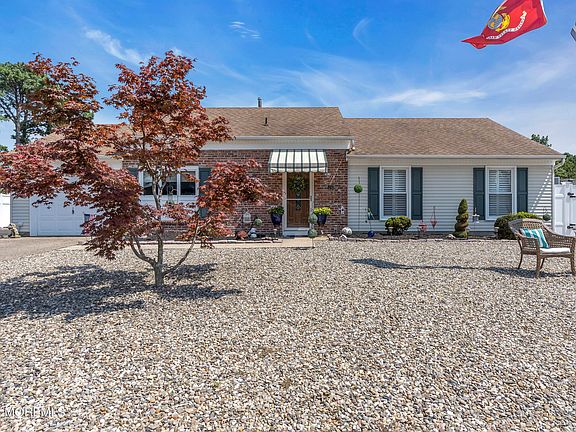 2nd image of 68 Oak Knoll Drive