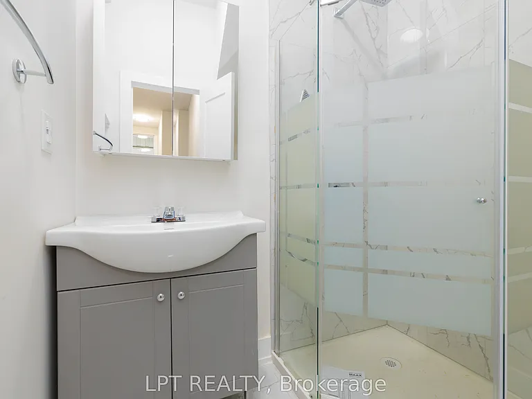 627 Crawford St #B — Photo 8
