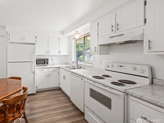 5th image of 1202 Nelson Street