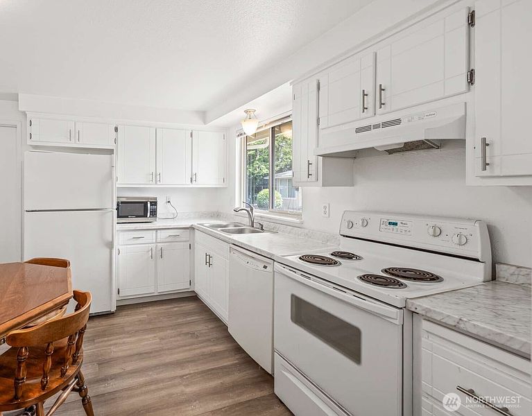 5th image of 1202 Nelson Street