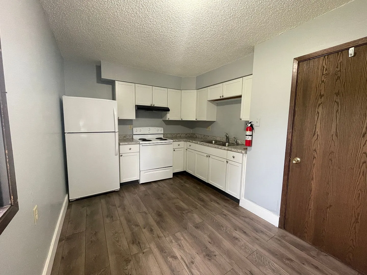 505 Barclay St — Photo 4