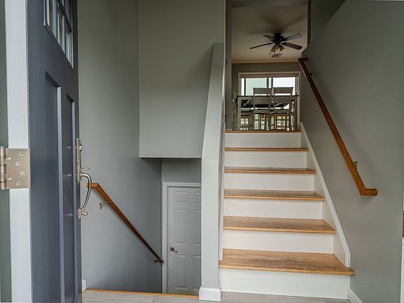 4th image of 360 Perron Ave