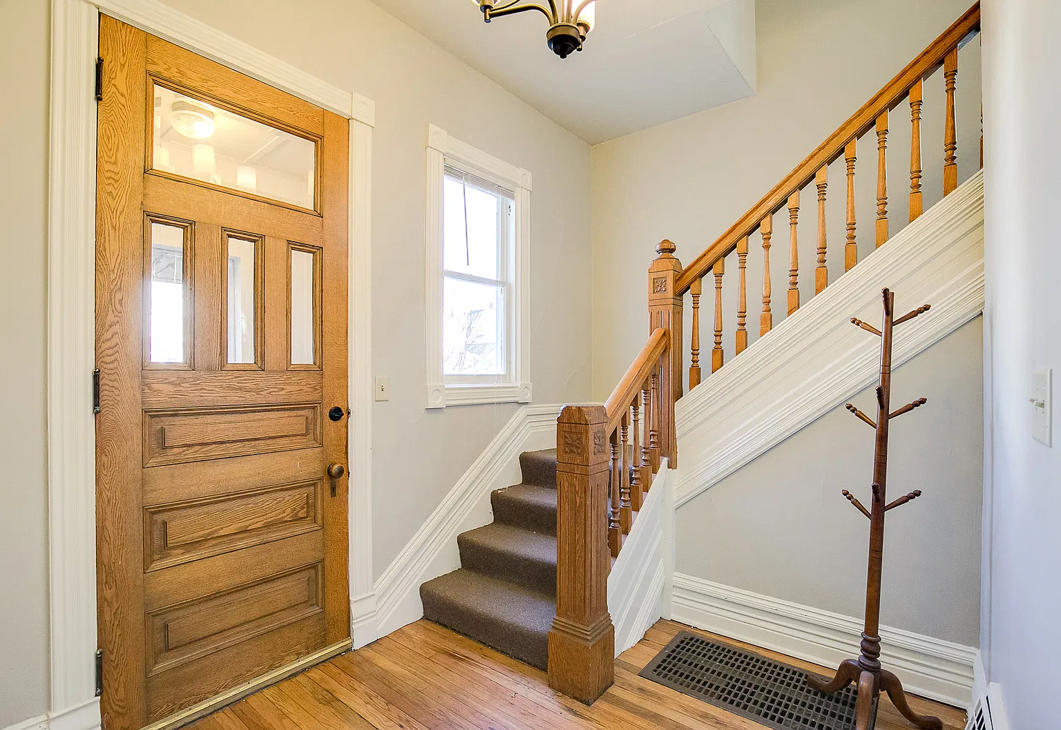 1504 Selby Ave - 1 — Photo 3