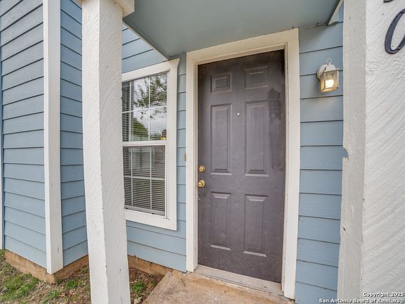 3rd image of 9730 Valley Crest