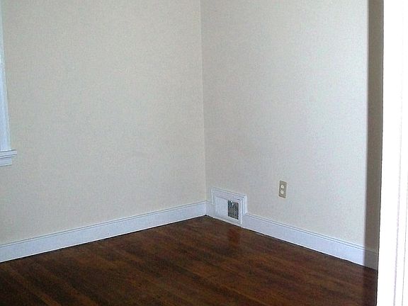 4th image of 5829 Lakeside Ave