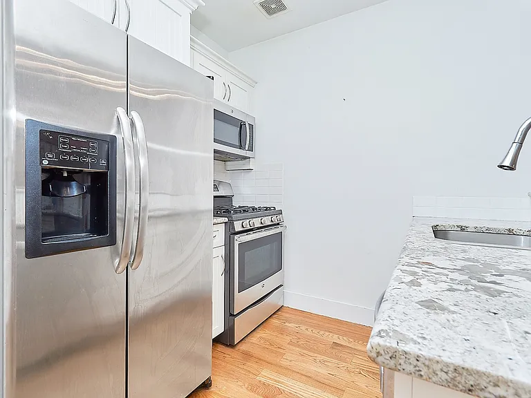 305 Albany Ave #1 — Photo 6