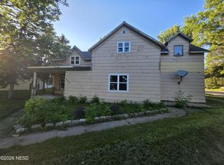 702 5th St, Britton, SD 57430