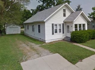 1211 2nd St, Charleston, IL 61920