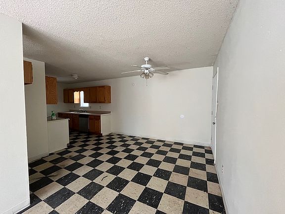 2nd image of 20 Opal St