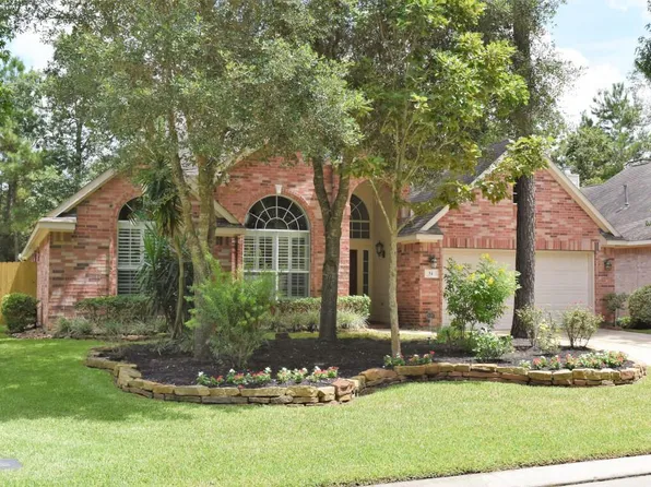 34 E Hobbit Glen Dr, Conroe, TX 77384