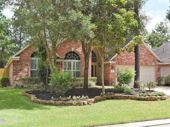 34 E Hobbit Glen Dr, Conroe, TX 77384