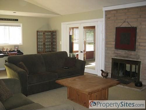 3rd image of 468 Alpine Ave