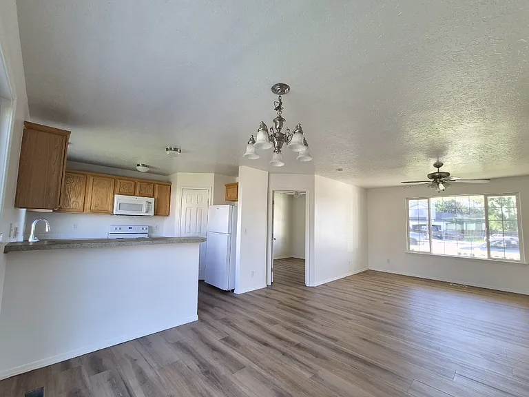 14419 Raleigh Ct — Photo 2