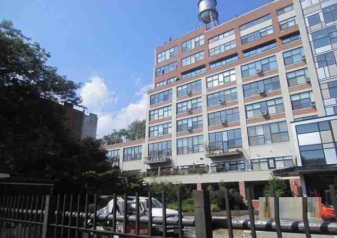 2nd image of 700 Pacific St