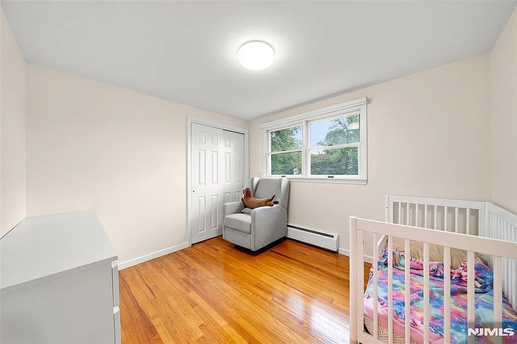 4 bed, 1520 sqft, $4,200 — Photo 3