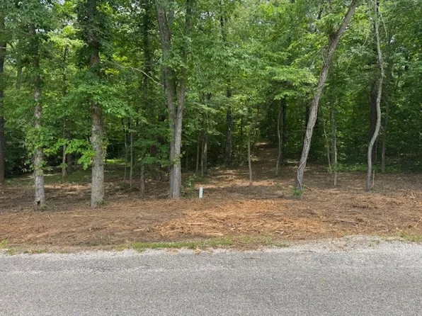 5192 Meadowwood Dr, Bon Aqua, TN 37025