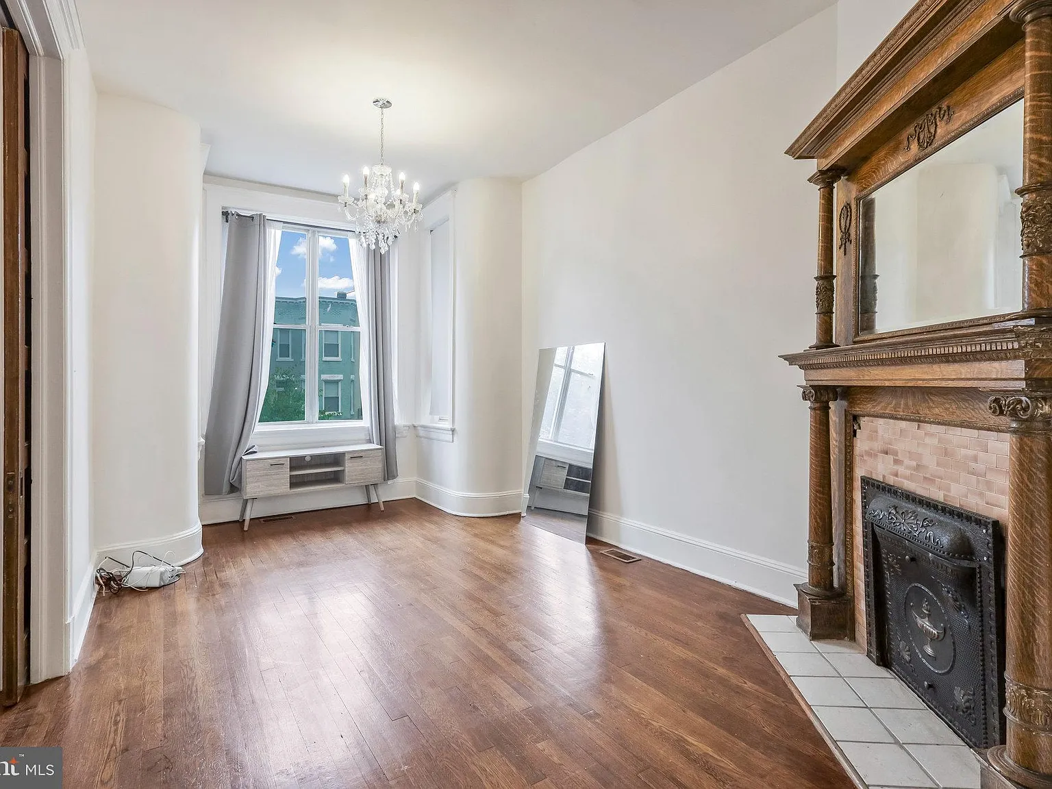 4 bed, 2.5 bath, 2892 sqft, $5,000 — Photo 4