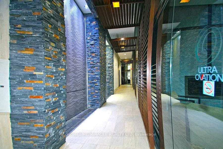 Building Photo - 330 Burnhamthorpe Rd W #510