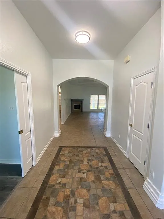 4 bed, 4.0 bath, 2495 sqft, $2,650 — Photo 4