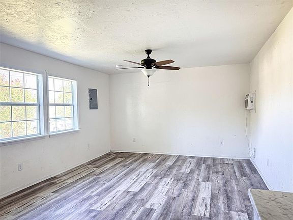5th image of 208 Bennett Blvd