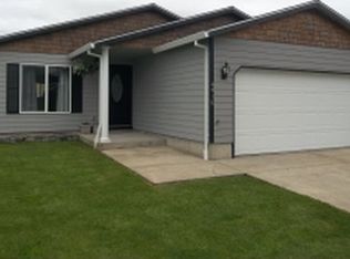 4410 Glenview Ave, Tillamook, OR 97141